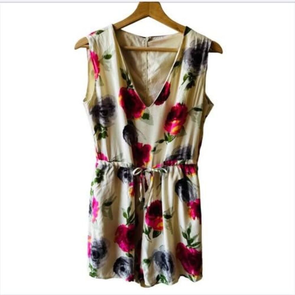 White floral romper small/medium sleeveless mini shorts romantic pink purple
